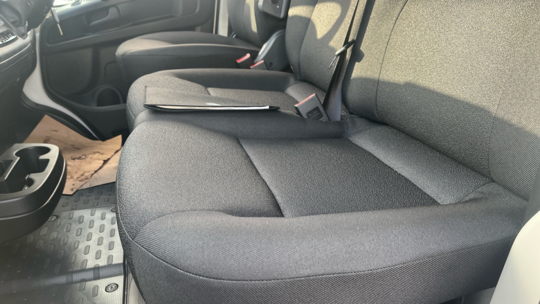 Peugeot Boxer 3500 L2 Diesel 2.2 BlueHDi 140 H1 Van Professional